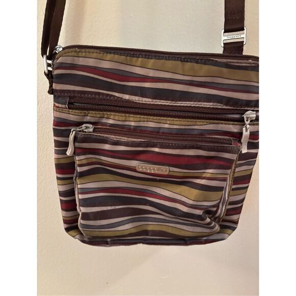 Baggallini Crossbody Bag - Picture 2 of 4